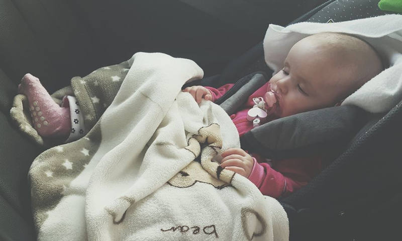 Hogyan élj túl egy 900 kilométeres autóutat egy 5 hónapos csecsemővel?
